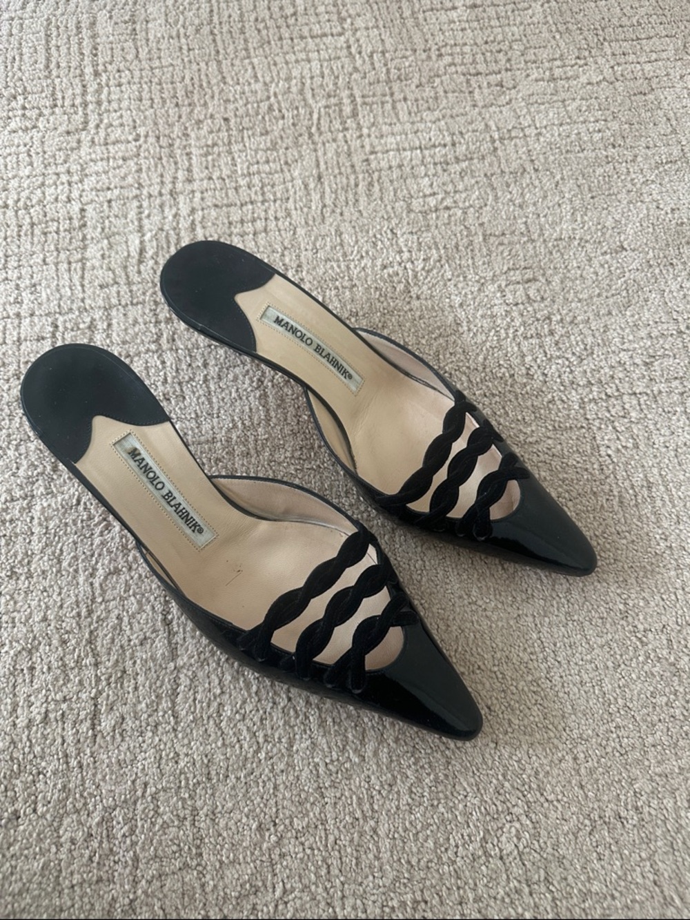 Authentic Manolo Blahnik Black Patent Leather Pointed Slip-On Mules
